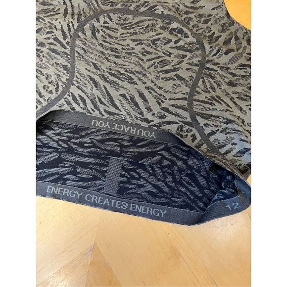 Lululemon Swiftly Tech Racerback Tank Top 2.0 Primal Clash Black Gull Gray 12 - Picture 5 of 7